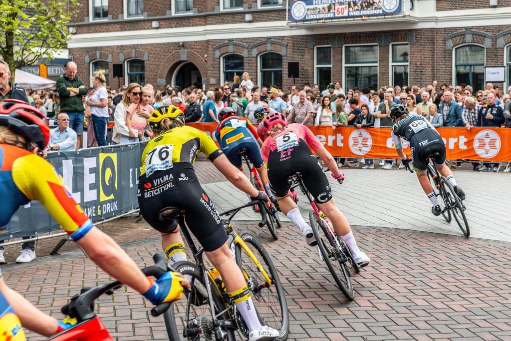 Marianne Vos, Anna van der Breggen, Ellen van Dijk en Lucinda Brand starten in de vrouwenwedstrijd van de Ronde van Lekkerkerk.